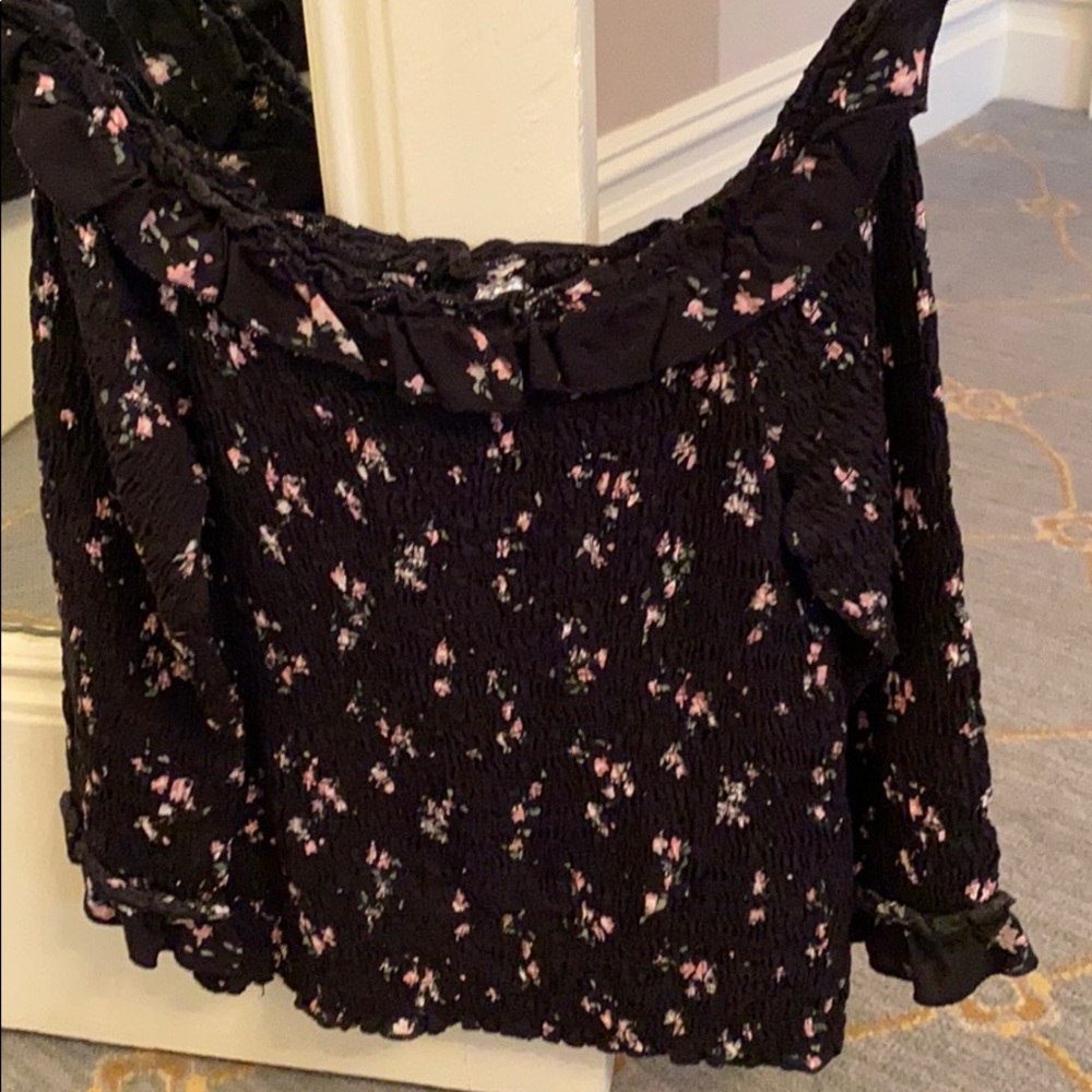 H&M Ruched long sleeve black floral top